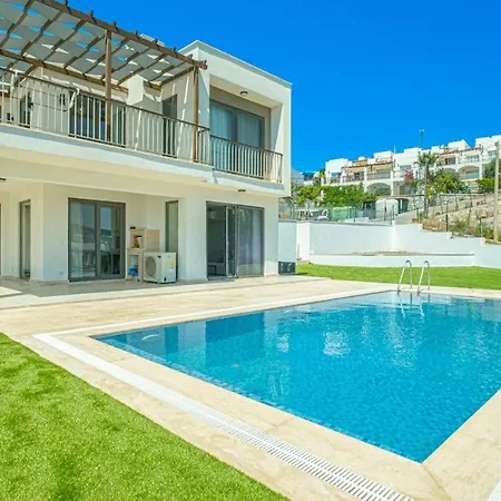 Zuma Private Pool & *