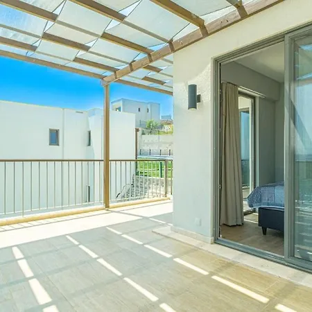 Zuma Private Pool & *