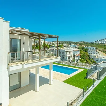 Zuma Private Pool & Willa *